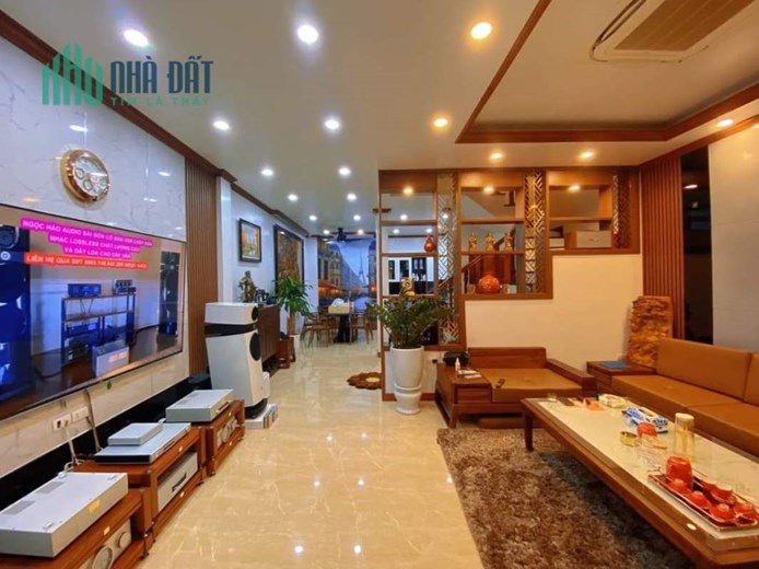 Tôi bán nhà mặt phố Xuân Diệu, Quảng An view Hồ Tây 72m2 chỉ 38.9 tỷ. LH 0989.62.6116