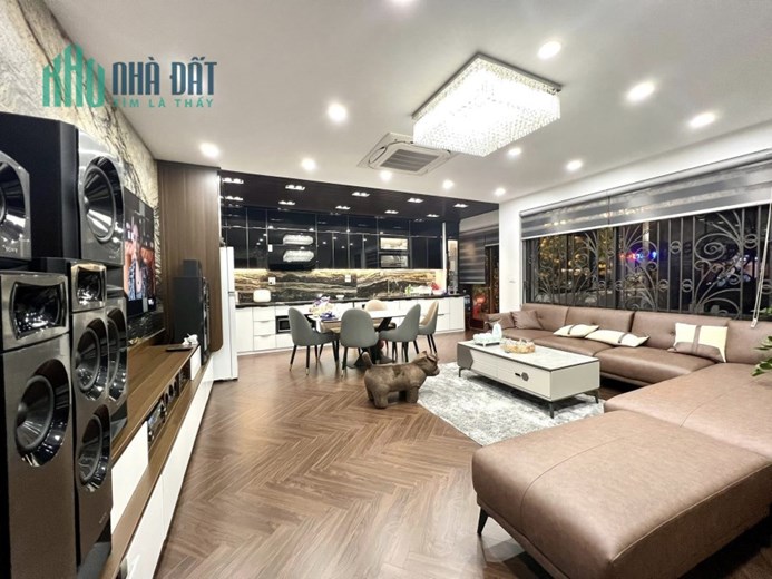 Vị trí đẹp! Bán nhà Hoàng Cầu, Đống Đa. 2 THOÁNG, GẦN HỒ, KD, OTO, TM. 96M2*7T, mt rộng, giá tốt