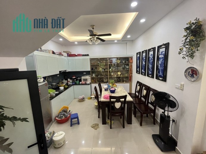 Bán nhà 3 tầng Ngọc Thụy,Long Biên 49m2 ,Mt4m ,oto,kinh doanh hơn 5tỷ