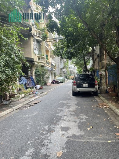 NHÀ ĐẸP HIẾM PHỐ NGUYỄN VĂN CỪ - SÂN CHƠI TRƯỚC NHÀ - VIEW VƯỜN HOA NHỎ - NGAY CẠNH LÀ HỒ ĐIỀU HÒA