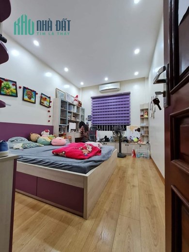 Nhà phân lô 55m, 4 tầng, phố Nguyễn An Ninh, 2 thoáng, nhà đẹp, cách phố chỉ 15m, ngõ thông