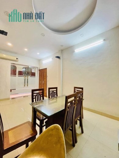 Nhà riêng 39m, 4 tầng, 3PN phố Tạ Quang Bửu, Bách Khoa,phố VIP cách phố chỉ 15m, giá tốt