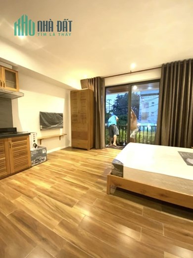 Hàng Hiếm Bán Nhanh Tòa Căn Hộ song song với Phạm Văn Đồng, DT: 88m2, 8 Tầng, Giá 18 Tỷ x.