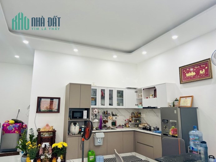 Bán gấp nhà sát MT  ngay Tân hương quận Tân Phú 7 x 10-3T- BTCT  nhỉnh 6 tỷ TL