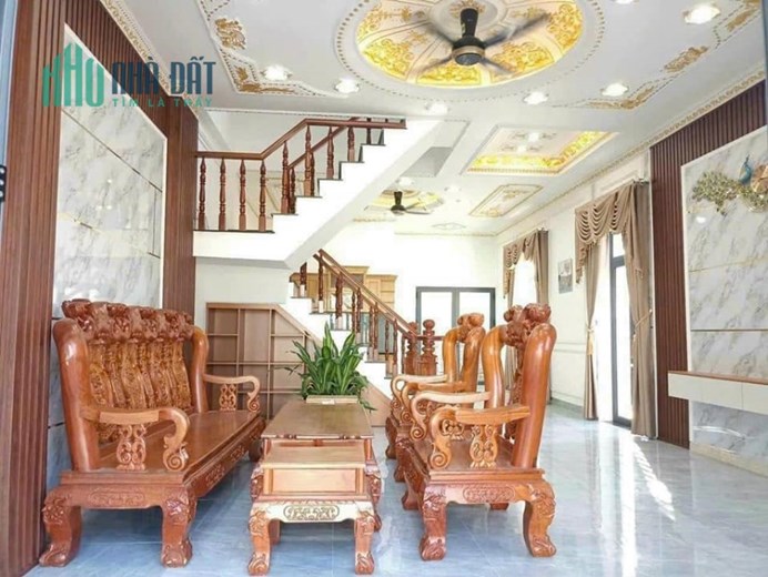 Bán nhà  LẠC LONG QUÂN , lô góc, otô ,gần Lotte mall , 82M 4tầng 9.4 tỷ