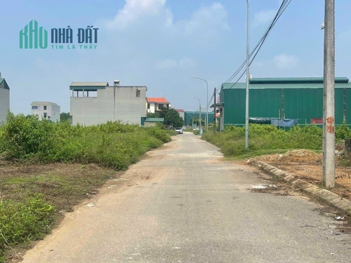 Duy nhất 1 lô 100m hướng Đông Nam thuộc khu TĐC Bình Yên. Giá thấp nhất khu vực
- Nhanh tay thì còn