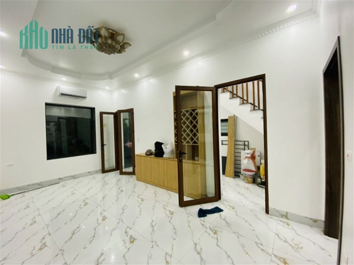 LÔ GÓC-ĐẸP TỰA KHÁCH SẠN 5 SAO-VĂN CHƯƠNG-TT ĐỐNG ĐA-CHỈ 5.5 TỶ(96tr/m)