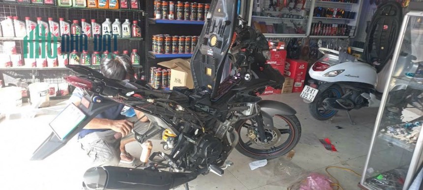 CHÍNH CHỦ CẦN SANG NHƯỢNG LẠI MẶT BẰNG DÁN KEO XE DECAL MẶT ĐƯỜNG ĐT 742 GẦN CHỢ PHÚ CHÁNH