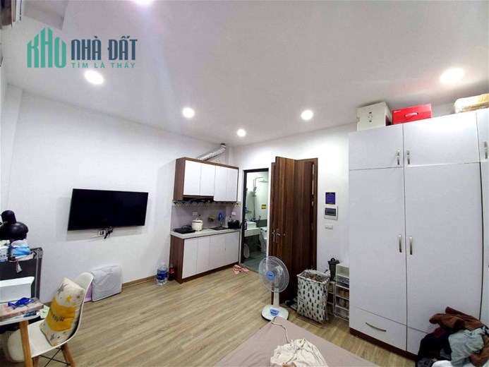 Tòa nhà Nguyễn Khang 13P khép Kín 8T thang máy DT 70tr/tháng