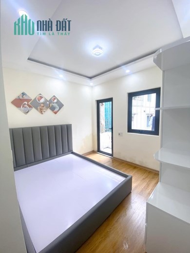 Bán gấp Nhà Phố Giáp Nhất gần ÔTô Full nội thất 27m 4Tg MT 3,7 m hơn 3 tỷ tỷ.