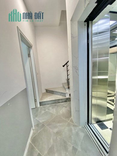 Tòa nhà căn hộ 7T thang máy 10P khép kín DT 600tr/năm