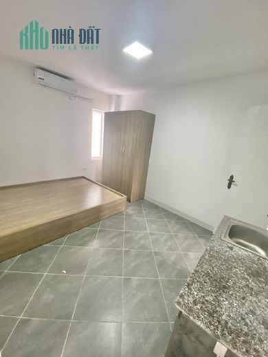 Tòa nhà căn hộ 7T thang máy 10P khép kín DT 600tr/năm