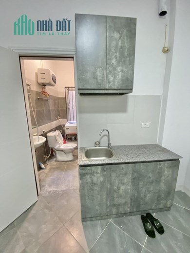 Tòa nhà căn hộ 7T thang máy 10P khép kín DT 600tr/năm