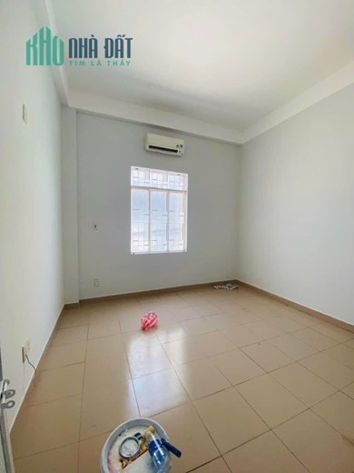Cho thuê nhà 2 tầng mặt tiền tiểu la