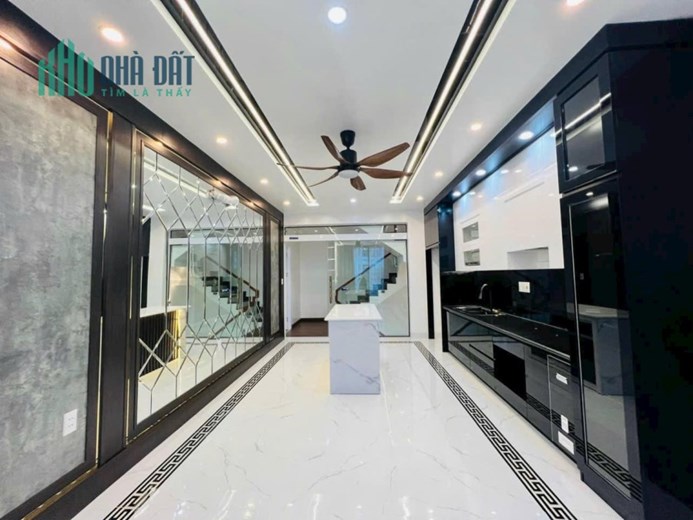 Bán nhà 4 tầng x 60m2 mặt đường Bùi Viện, giá 6.6 tỷ