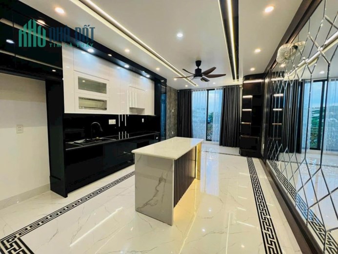Bán nhà 4 tầng x 60m2 mặt đường Bùi Viện, giá 6.6 tỷ