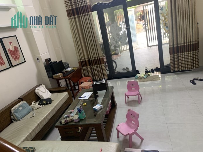 Bán nhà 2 tầng mặt tiền, phường Hòa Thọ Đông, quận Cẩm Lệ. Diện tích 100 m2. Giá 4.45 tỷ.
 Lh