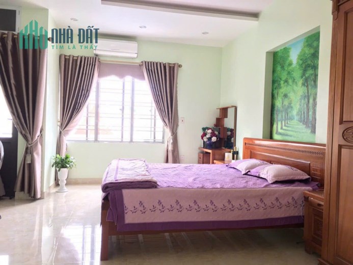 Bán nhà 3 tầng x 100m2 ngay phố Nguyễn Đồn, giá 6.3 tỷ