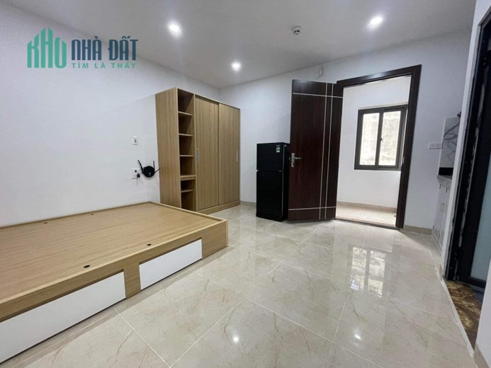 Tòa nhà 17P Khép kín Chùa Bộc 7T thang máy DT 100tr/tháng