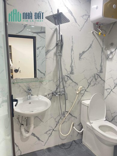 Tòa nhà 17P Khép kín Chùa Bộc 7T thang máy DT 100tr/tháng