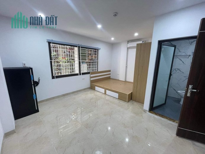 Tòa nhà 17P Khép kín Chùa Bộc 7T thang máy DT 100tr/tháng