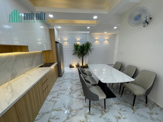 Bán nhà Bùi Quang Là phường 12 Q.G.Vấp, 3 tầng, Đường 4m, giá giảm còn 8 tỷ