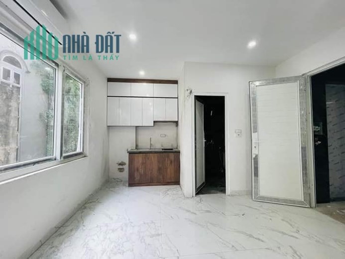 Tòa nhà căn hộ cao cấp Hào Nam 7T thang máy 14P khép kín DT 70 tr/ tháng