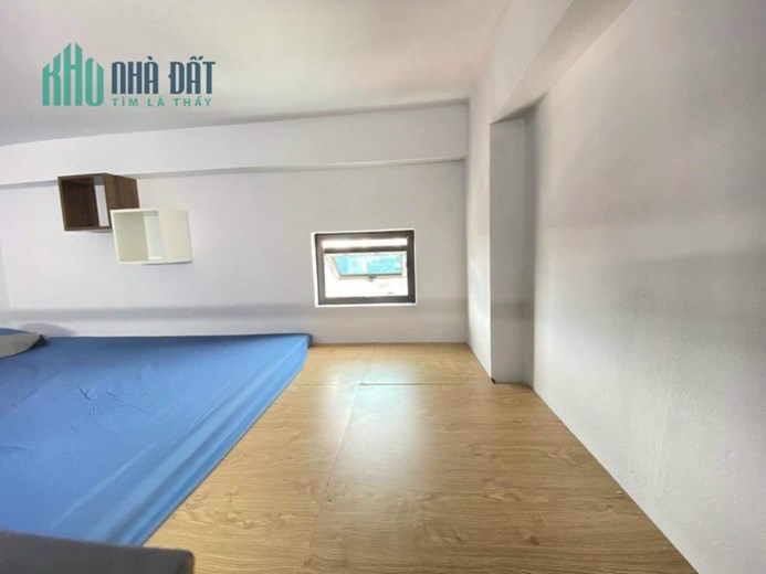 Tòa nhà căn hộ 12P khép kín full nội thất 8T thang máy DT 800tr / năm