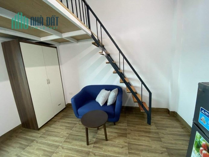 Tòa nhà căn hộ 12P khép kín full nội thất 8T thang máy DT 800tr / năm