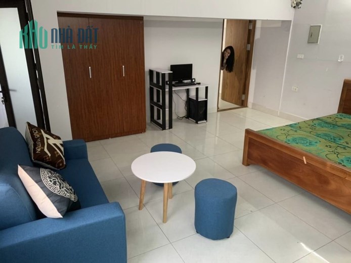 Tòa nhà căn hộ 12P khép kín full nội thất 8T thang máy DT 800tr / năm