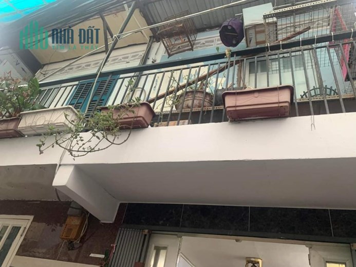 Nhà Ngang 5.8 x Nở hậu 6.9 Dài 7..09 m 

Cấp 4 Thuận tiện đầu tư xây dựng mới  

Đoàn Văn Bơ Q4