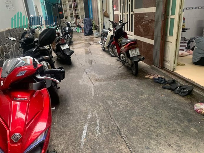 Nhà Ngang 5.8 x Nở hậu 6.9 Dài 7..09 m 

Cấp 4 Thuận tiện đầu tư xây dựng mới  

Đoàn Văn Bơ Q4