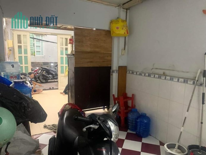 Nhà Ngang 5.8 x Nở hậu 6.9 Dài 7..09 m 

Cấp 4 Thuận tiện đầu tư xây dựng mới  

Đoàn Văn Bơ Q4