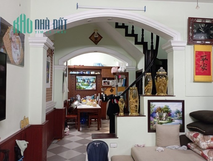 Bán nhà Dương Quảng Hàm, Cầu Giấy. 42mx5; giá 4 tỷ 7. Phương