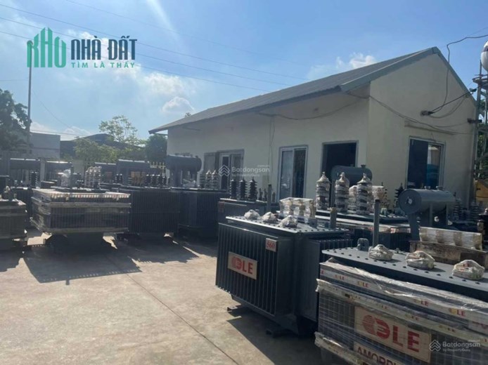 Bán đất nhà xưởng, KCN Quất Động Hà Nội DT 2500m2 đất, có xưởng 1700m2, trạm điện 450kva 2 cẩu trục