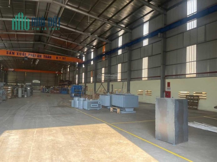 Bán đất nhà xưởng, KCN Quất Động Hà Nội DT 2500m2 đất, có xưởng 1700m2, trạm điện 450kva 2 cẩu trục