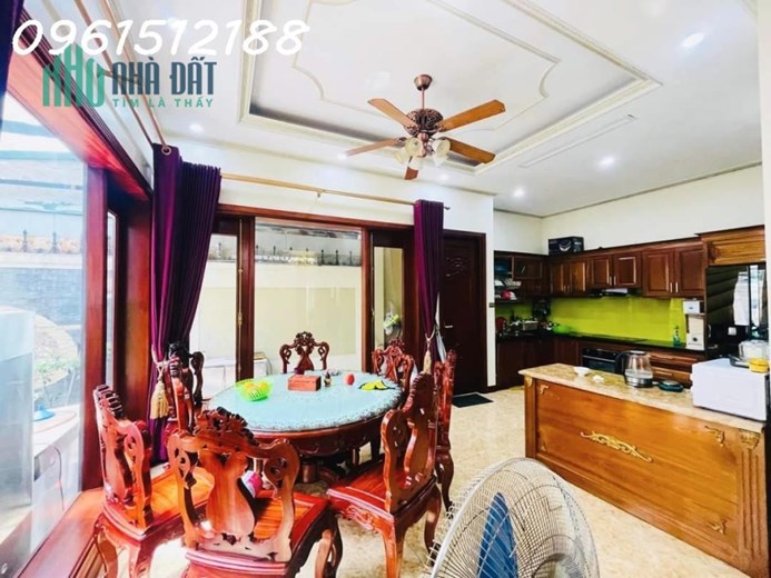 Bán nhà kđt Yên Hòa, Cầu Giấy. Sát phố, sau qh ra mặt phố, KD sầm uất, dt 83m, mt 5.2m, giá tốt