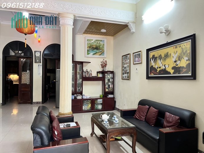 Bán nhà kđt Yên Hòa, Cầu Giấy. Sát phố, sau qh ra mặt phố, KD sầm uất, dt 83m, mt 5.2m, giá tốt