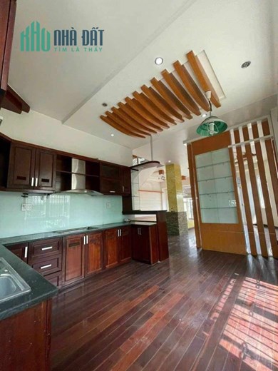 Cho thuê biệt thự an Phú đông và biệt thự Nguyễn văn quá