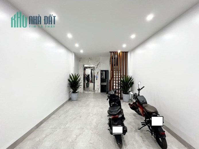 Bán nhà phố Nguyễn Quý Đức, ngõ ô tô, DT 45.5m2 x 5Tầng, MT 4.4m. Sổ vuông.