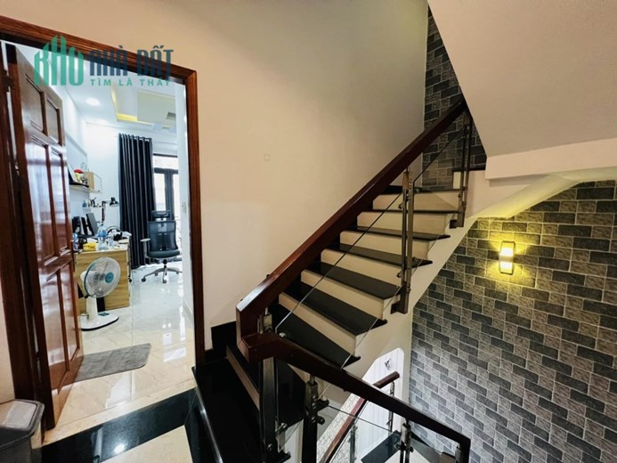 Bán nhà Hẻm xe hơi 5m, Lê Đức Thọ, 4x14m, 5 tầng cực mới chỉ 5.9 tỷ TL