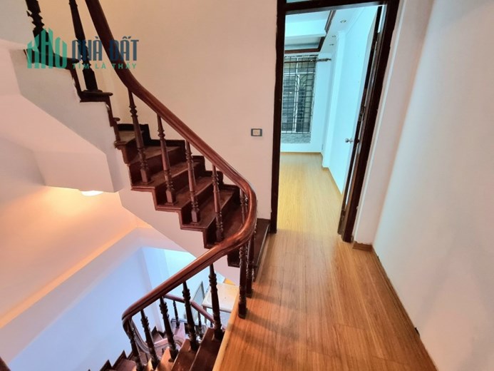 LÁNG HẠ - NHÀ KIÊN CỐ - 38M2 X 5 TẦNG 1 TUM - 5 NGỦ - 2 THOÁNG - BA GÁC ĐỖ CỬA - HƠN 4 TỶ