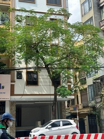 CHO THUÊ MẶT BẰNG HAI MẶT TIỀN VÀ PHÒNG Ở SIÊU XINH 225 LẠC LONG QUÂN, NGHĨA ĐÔ, CẦU GIẤY