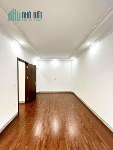 BÁN NHÀ THẠCH BÀN, LONG BIÊN 45M 5TẦNG 3TỶ2  GẦN Ô TÔ, ĐẸP LONG LANH, FULL NỘI THẤT.