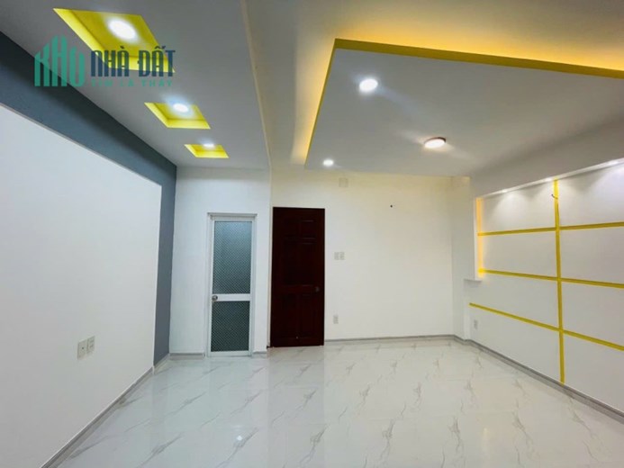 NHÀ MỚI SÁNG BÓNG- Ở TUYỆT VỜI!! HẺM Ô TÔ - GẦN PHẠM VĂN ĐỒNG