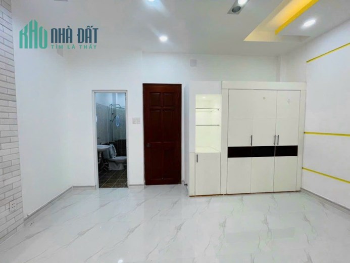 NHÀ MỚI SÁNG BÓNG- Ở TUYỆT VỜI!! HẺM Ô TÔ - GẦN PHẠM VĂN ĐỒNG