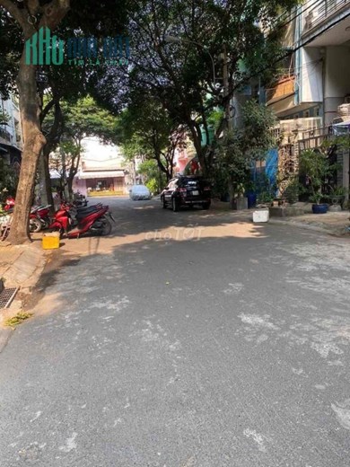 Nguyên Hồng- xe hơi tránh nhau- Con đường sạch sẽ thoáng mát trong lành