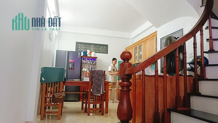 Bán nhà Hồ Tây, Võng Thị 41m, Ô Tô, Lô Góc 3 Thoáng 11 tỷ 6