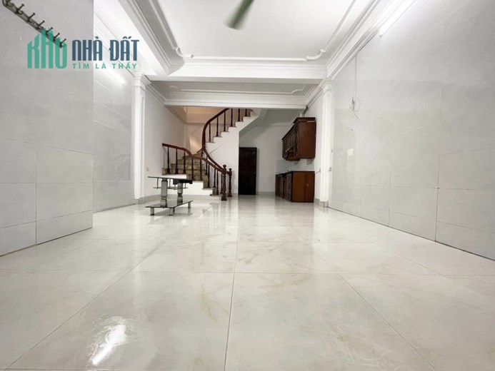 Hiếm! 50m ra phố TRẦN DUY HƯNG - BÁN NHÀ 35M2 - 4.75 TỶ- Đẹp từ nhà tới sổ