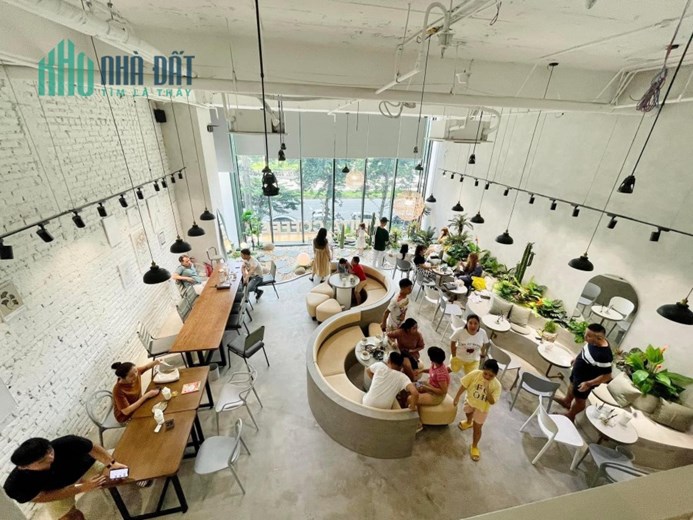 Sang nhượng lại quán cà phê tại Shophouse chân đế chung cư, địa chỉ đường Nguyễn Văn Huyên kéo dài